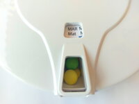 Distributore elettronico automatico di pillole con allarme dosecontrol - dettaglio dell apertura di erogazione